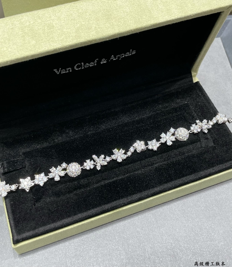 Vca Necklaces
